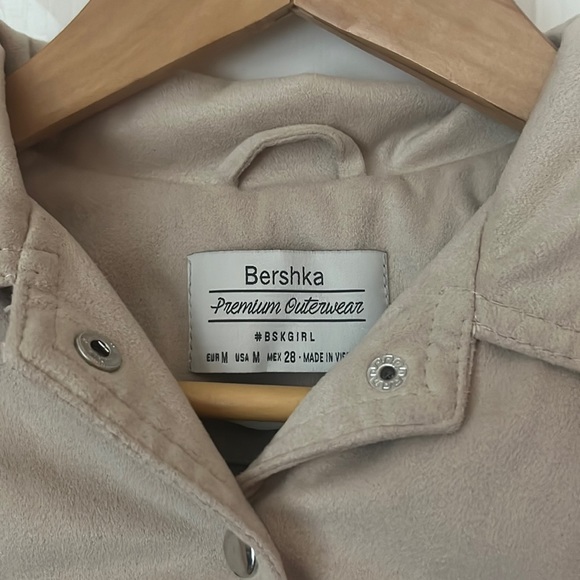 Bershka European sand colored cropped jacket - Picture 4 of 4